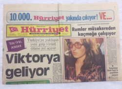 Hürriyet Gazetesi 8 Şubat 1976 - Rumlar Müzakereden Kaçmaya Çalışıyor - GZ17781 - 2