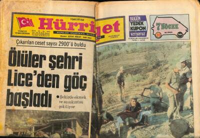 Hürriyet Gazetesi 9 Eylül 1975 - İsrailli Gazino Kraliçesi Sevim Tunayı Götürüyor GZ65842 - 1