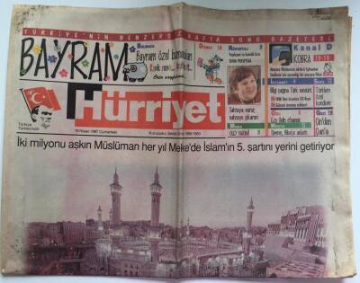Hürriyet Gazetesi Bayram Eki 19 Nisan 1997 - İki Milyon Müslüman Her Yıl Mekkede İslamın 5. Şartını Yerine Getiriyor GZ39083 - 1