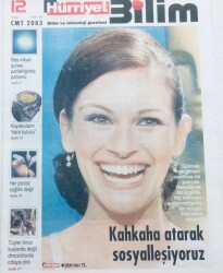 Hürriyet Gazetesi Bilim Eki - 12 Nisan 2003 - Kahkaha Atarak Sosyalleşiyoruz GZ46383 - 2