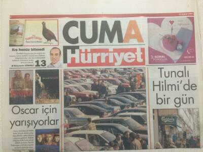 Hürriyet Gazetesi Cuma Eki 13 Şubat 2004 - Tunalı Hilmide Bir Gün GZ38562 - 1