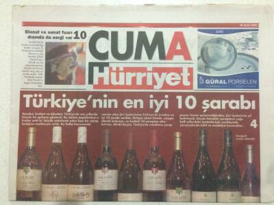 Hürriyet Gazetesi Cuma Eki 26 Eylül 2003 - Köprüaltında Alışveriş GZ52039 - 1