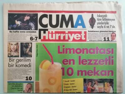 Hürriyet Gazetesi Cuma Eki 30 Temmuz 2004 Bir Gerilim Bir Komedi -GZ14818 - 1