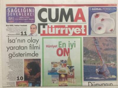 Hürriyet Gazetesi Cuma Eki 9 Nisan 2004 - Dünyanın Sörfçüleri Çeşmede GZ34792 - 1