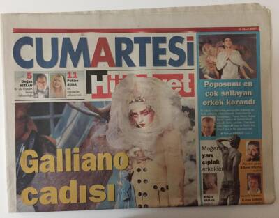 Hürriyet Gazetesi Cumartesi Eki - 10 Mart 2007 - Sibel Arna İle Moda Gündemi ... GZ25316 - 1