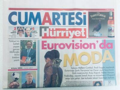 Hürriyet Gazetesi Cumartesi Eki - 15 Mayıs 2004 - Eurovisionda Moda GZ46297 - 1