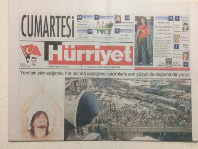Hürriyet Gazetesi Cumartesi Eki 2 Ekim 1999 - Yüzyılın Erkekleri Ayhan Işık, İsmail Cem Ve Marlon Brando GZ23939 - 1