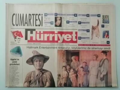 Hürriyet Gazetesi Cumartesi Eki 20 Kasım 1999 Berna Laçin Yine Zorda -GZ14757 - 1