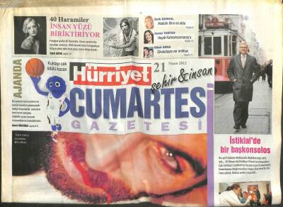 Hürriyet Gazetesi Cumartesi Eki 21 Nisan 2012 - İzel Benimde Kanımı Emen Biri Oldu GZ107230 - 1