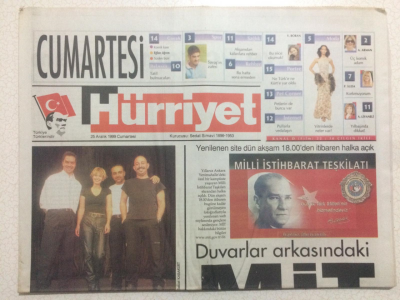 Hürriyet Gazetesi Cumartesi Eki 25 Aralık 1999 - Üç Komik Adam Cem Yılmaz, Beyaz Ve Yılmaz Erdoğan GZ23938 - 1