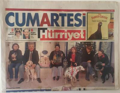 Hürriyet Gazetesi Cumartesi Eki 3 Ocak 2004 - Hayvan Hastanesinde Muayene Kuyruğu GZ28326 - 1