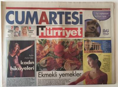 Hürriyet Gazetesi Cumartesi Eki 30 Nisan 2005 - Ekmekli Yemekler , Yepyeni Bir Tarz Genç Couture GZ18724 - 1