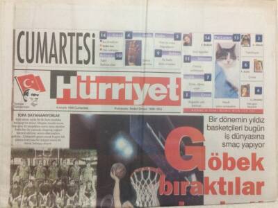 Hürriyet Gazetesi Cumartesi Eki 4 Aralık 1999 - Göbek Bıraktılar Basketi Bırakamadılar GZ35707 - 1