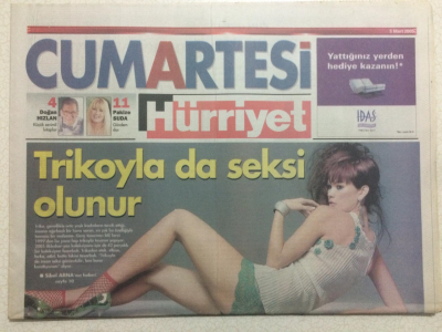 Hürriyet Gazetesi Cumartesi Eki 5 Mart 2005 - Trikoyla da Seksi Olunur GZ23919 - 1