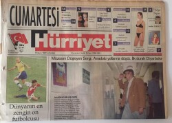 Hürriyet Gazetesi Cumartesi Eki 8 Mayıs 1999 - Dünyanın En Zengin Futbolcuları Ronaldo,David Beckham,Zidane GZ13695 - 1