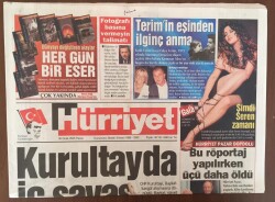 Hürriyet Gazetesi IK Eki İle 30 Ocak 2005 - Chp Kurultayın Da İç Savaş GZ10194 - 2