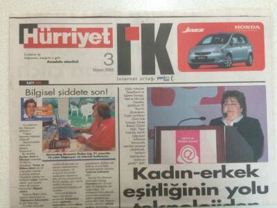 Hürriyet Gazetesi İnsan Kaynakları Eki 3 Nisan 2005 - Eyvah! Gates İnzivadan Çıktı GZ35185 - 1