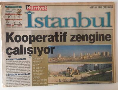 Hürriyet Gazetesi İstanbul Eki 14 Nisan 1999 - Ünlüler Açık Arttırmada Barış Mançonun Kaftanı , Nilüferin Elbisesi , Özalın Kravatı GZ13702 - 1