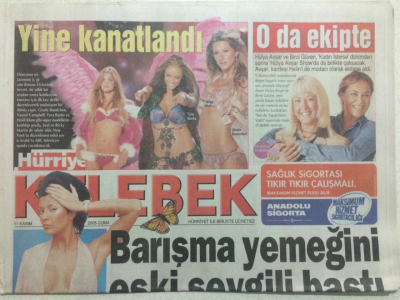 Hürriyet Gazetesi Kelebek 11 Kasım 2005 - Kutlama Yemeğini Eski Sevgilisi Bastı GZ27097 - 1