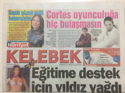 Hürriyet Gazetesi Kelebek 14 Aralık 2004 - Eğitime Destek İçin Yıldız Yağdı GZ27014 - 1