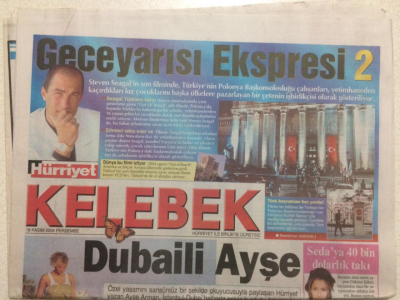 Hürriyet Gazetesi Kelebek 18 Kasım 2004 - Dubaili Ayşe Arman GZ27017 - 1