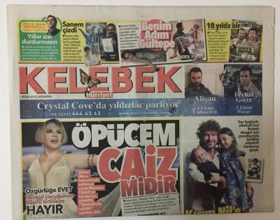 Hürriyet Gazetesi Kelebek Eki 1 Ekim 2014 - Sahnede Sezen Aksu Ve Mustafa Ceceli Şov GZ20047 - 1