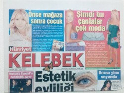 Hürriyet Gazetesi Kelebek Eki - 1 Kasım 2004 - Mustafa Sandalın Bocaladığı Gece GZ43462 - 2