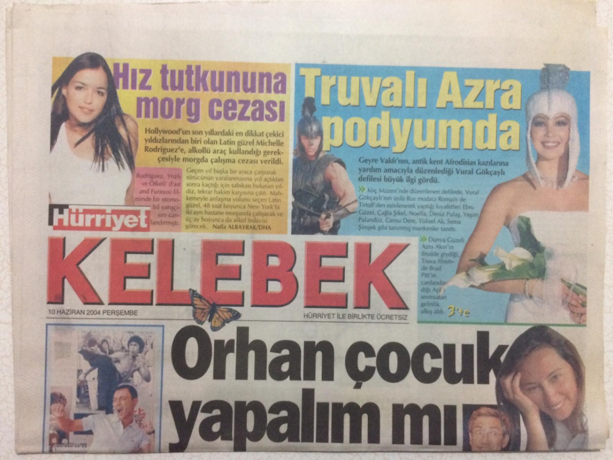 Hürriyet Gazetesi Kelebek Eki 10 Haziran 2004 - Truvalı Azra Podyumda, Partinin En Seksi Erkeği GZ24925 - 1