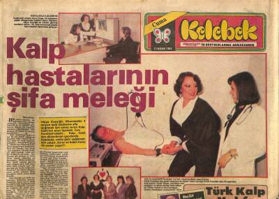 Hürriyet Gazetesi Kelebek Eki 13 Nisan 1984 - Hülya Koçyiğitin Elini Tutan , Hastalığını Unutuyor... GZ90274 - 1