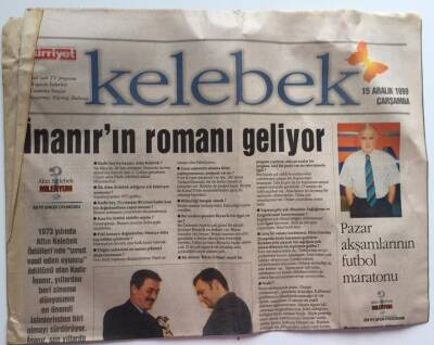 Hürriyet Gazetesi Kelebek Eki 15 Aralık 1999 - Kadir İnanırın Altın Kelebekte En İyi Erkek Oyuncu GZ39185 - 1