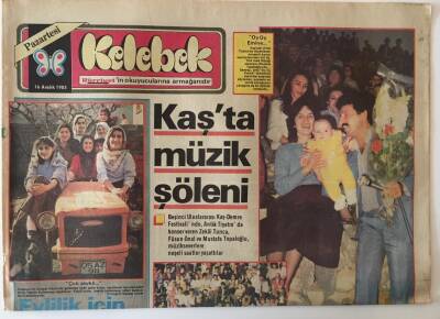 Hürriyet Gazetesi Kelebek Eki 16 Aralık 1985 - Beşinci Uluslararası Kaş- Demre Festivalinde Antik Tiyatroda Konser Veren Mustafa Topaloğolu, Füsun Önal Müzik Severlere Neşeli Saatler Yaşattılar GZ22053 - 1