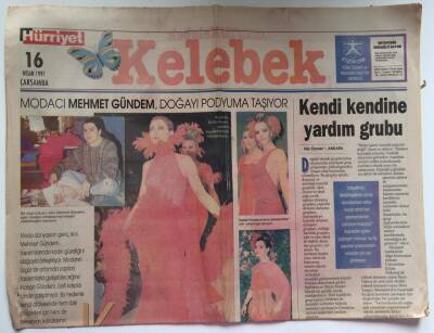 Hürriyet Gazetesi Kelebek Eki 16 Nisan 1997 - Modacı Mehmet Gündem , Doğayı Podyuma Taşıyor GZ39093 - 1