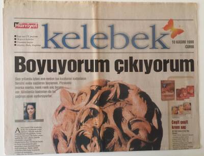 Hürriyet Gazetesi Kelebek Eki 19 Kasım 1999 - Son Yılların Modası Evde Saç Boyama GZ26192 - 1