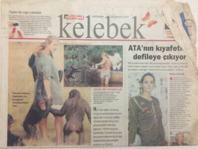 Hürriyet Gazetesi Kelebek Eki 20 Ağustos 1997 - Atanın Kıyafeti Defileye Çıkıyor GZ50109 - 1