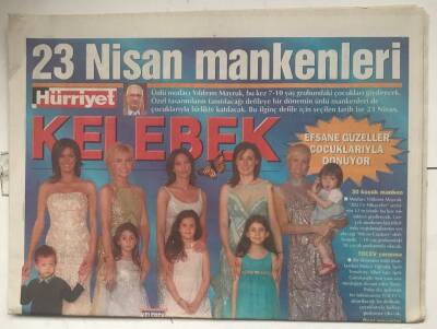 Hürriyet Gazetesi Kelebek Eki 20 Nisan 2005 - Grammy Ödüllü Koro Türkiyede GZ7950 - 1