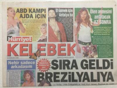 Hürriyet Gazetesi Kelebek Eki 20 Ocak 2006 - Tarkan El Öpmek İçin Antalyada GZ47061 - 1