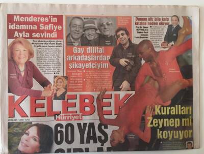 Hürriyet Gazetesi Kelebek Eki 20 Şubat 2007 - Hülya Koçyiğit , Emel Sayın 60 Yaş Sağlık Ve Güzellik Sırlarını Kelebeke Anlattı GZ26912 - 1