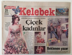 Hürriyet Gazetesi Kelebek Eki 21 Kasım 1996 - Moschino Gerçek Çiçeklerle Giydirdi Çiçek Kadınlar GZ16920 - 2