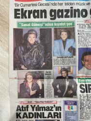Hürriyet Gazetesi Kelebek Eki 21 Mart 1990 - Romalı Perihan Diplomatik Sorun Oldu - Sanat Güneşi Zeki Müren'den Kıyafet Şov - Hülya Avşar Acı Filmi GZ138140 - 2