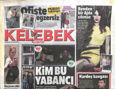 Hürriyet Gazetesi Kelebek Eki 21 Nisan 2014 - Cem Yılmaz , Ortaköy Zumada Sarışın Bir Kadınla Görüntülendi GZ113238 - 1