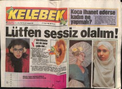 Hürriyet Gazetesi Kelebek Eki 21 Ocak 1990 - Cenk Koray Ayakta Uyuyor GZ63501 - 2