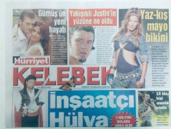 Hürriyet Gazetesi Kelebek Eki 22 Eylül 2005 - İnşaatçı Hülya, 15 Bin Kişi Tarkanla Coştu GZ43412 - 1