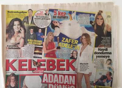 Hürriyet Gazetesi Kelebek Eki 22 Mayıs 2012 - Survivor Dönüşü Mustafa Topaloğlu ,Türkiyeye Dönüşünde Davul Zurnayla Karşılandı GZ26929 - 1