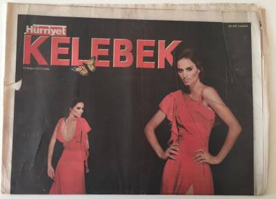 Hürriyet Gazetesi Kelebek Eki 25 Mayıs 2012 - Sibel Can Yeni Albümüne Olan İlgiden Memnun , Kenan Doğulu - Beren Saat El Ele Aşk GZ26933 - 1