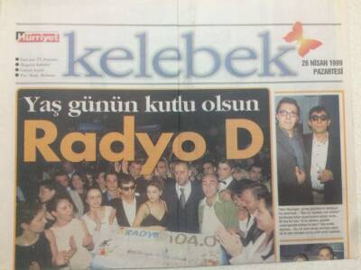 Hürriyet Gazetesi Kelebek Eki 26 Nisan 1999 - Meltem Cumbul Ve Ömer Karacan GZ50111 - 1