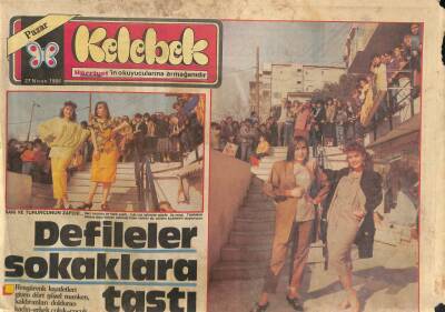 Hürriyet Gazetesi Kelebek Eki 27 Nisan 1986 - Defileler Sokaklara Taştı GZ90322 - 1
