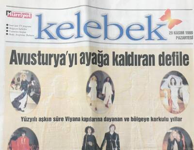 Hürriyet Gazetesi Kelebek Eki 29 Kasım 1999-Avusturya yı Ayağa Kaldıran Defile GZ36664 - 1