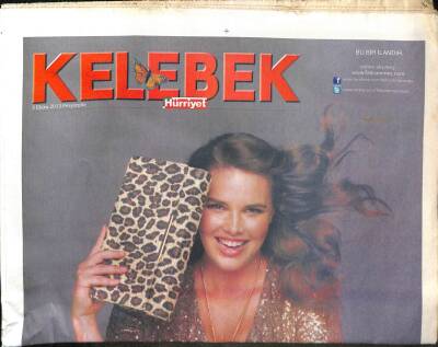 Hürriyet Gazetesi Kelebek Eki 3 Ekim 2013 - Rihanna , Glamour Dergisi İçin Objektif Karşısına Geçti GZ98801 - 1