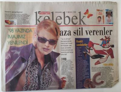 Hürriyet Gazetesi Kelebek Eki 5 Ağustos 1998 - 98 Yazında İmajımız Yenilendi , Yaza Stil Verenler , Grup Gündoğarken İlhan Şeşen Ve Kardeşleri Yeniden Doğdular GZ18063 - 1
