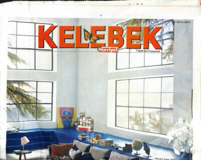 Hürriyet Gazetesi Kelebek Eki 7 Eylül 2013 - Ajda Pekkan , Önceki Akşam Harbiye Açıkhava Tiyatrosunda Sahneye Çıktı GZ113330 - 1